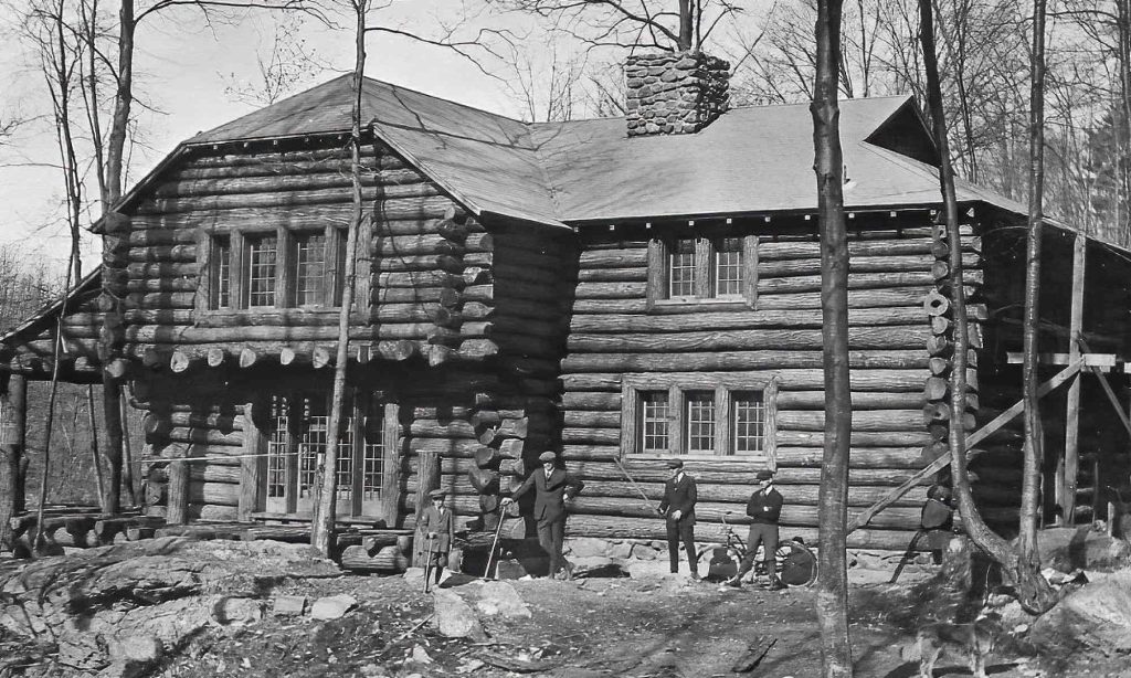 case_cabin_exterior Case Mountain Cabin Hunting